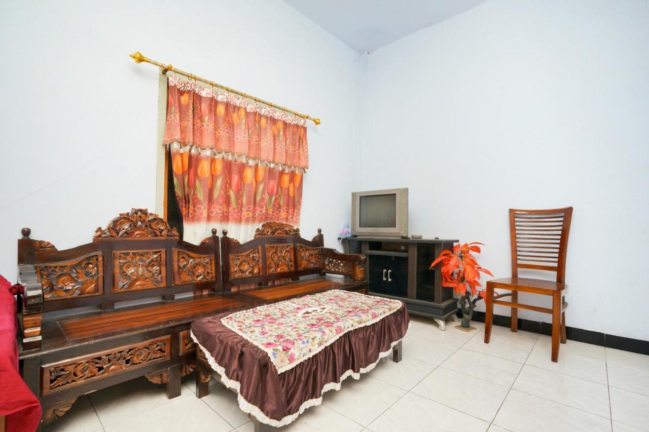 Spot On 2126 Bromo Indah Homestay Probolinggo Exteriör bild