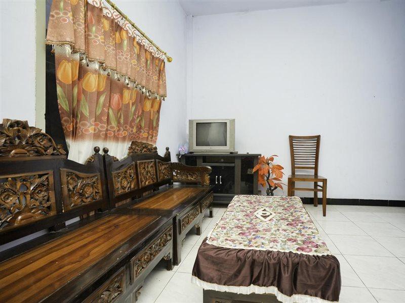 Spot On 2126 Bromo Indah Homestay Probolinggo Exteriör bild