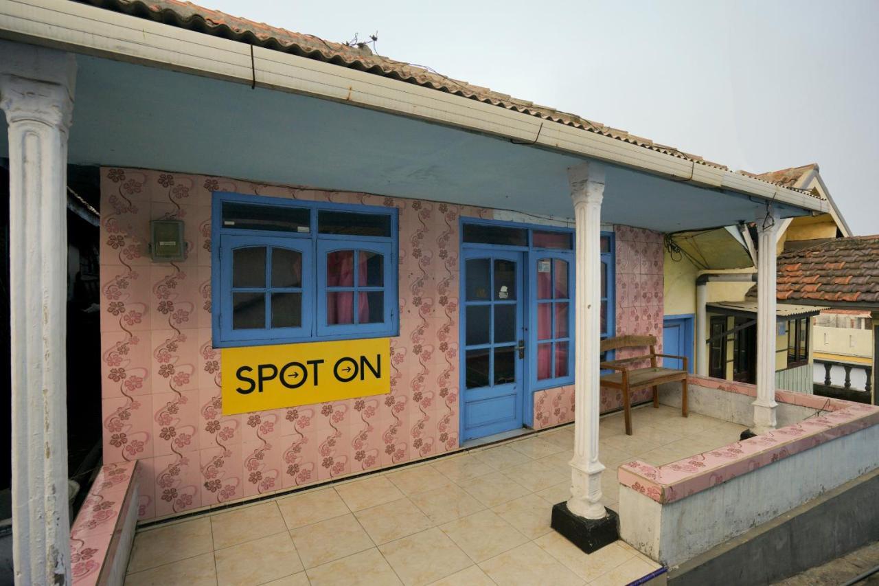 Spot On 2126 Bromo Indah Homestay Probolinggo Exteriör bild